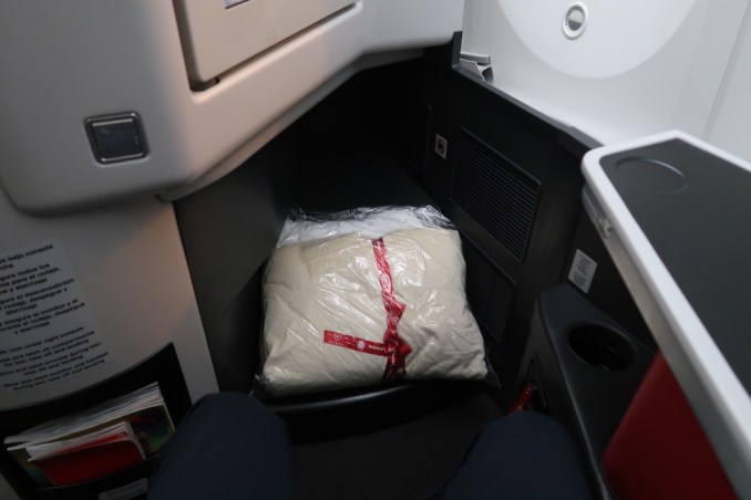 AVIANCA B787 BUSINESS CLASS SEAT