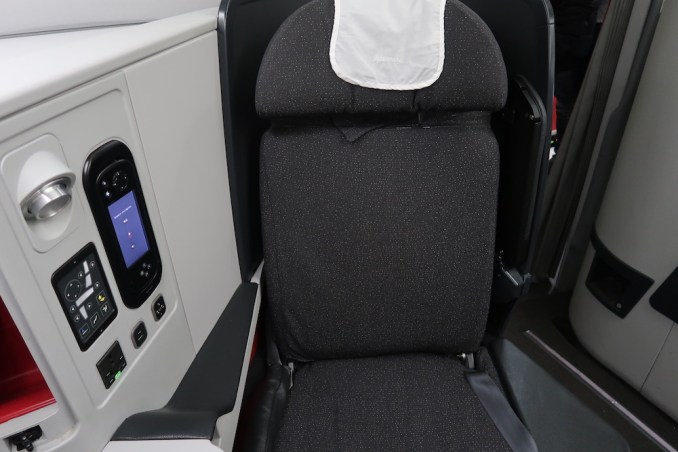 AVIANCA B787 BUSINESS CLASS SEAT