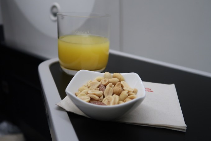 AVIANCA B787 BUSINESS CLASS: APERITIF