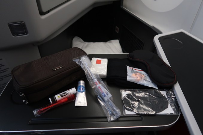 AVIANCA B787 BUSINESS CLASS: AMENITY KIT