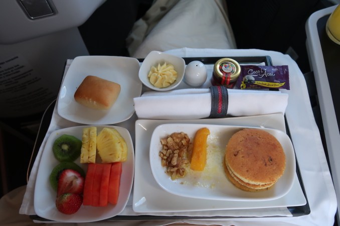 AVIANCA B787 BUSINESS CLASS: BREAKFAST