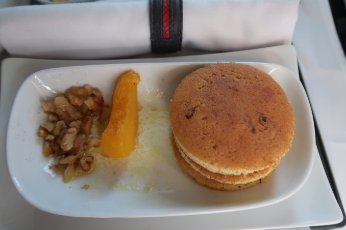 AVIANCA B787 BUSINESS CLASS: BREAKFAST